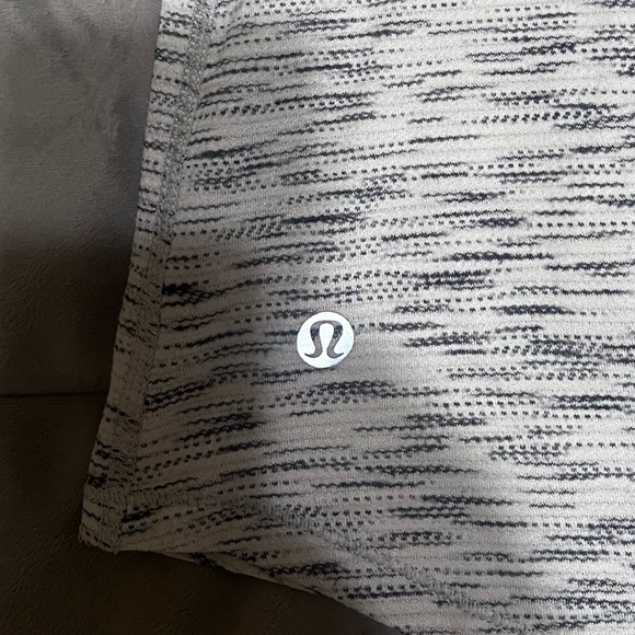 Lululemon Athletica Black and White Tank Top - Picture 3 of 3